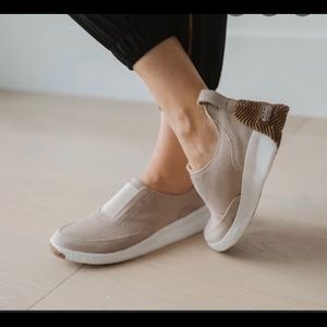 Sorel Out N About Plus Slip On sz 9